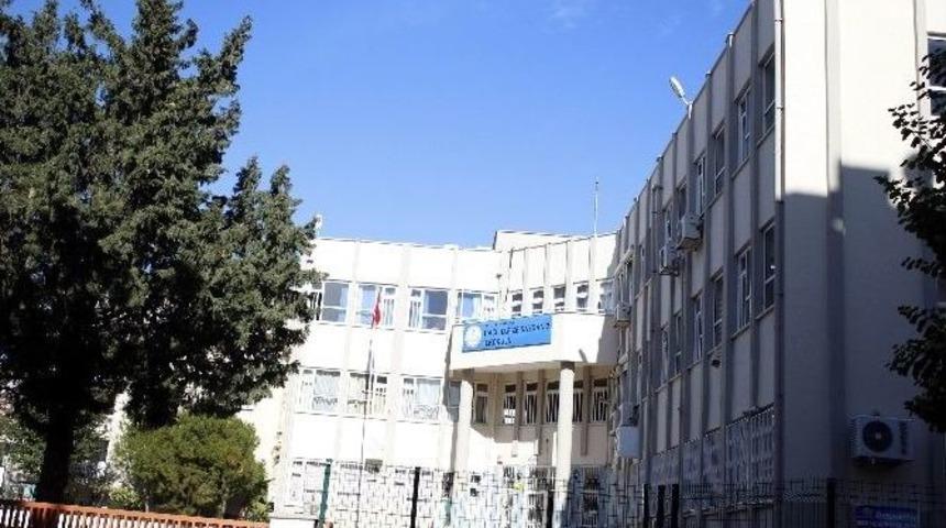 Kadın &Ouml;ğretmenden, Kız &Ouml;ğrencisine Şiddet İddiası