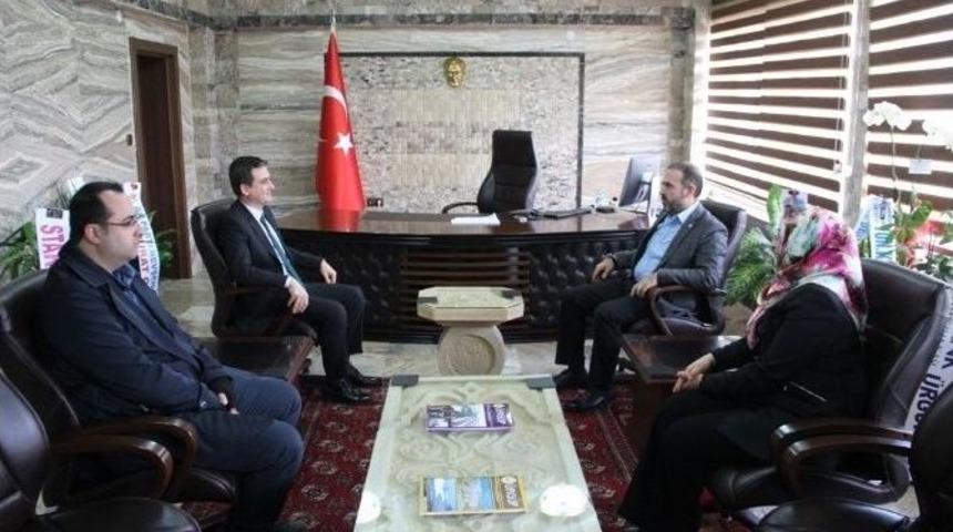 Milletvekili G&ouml;kt&uuml;rk Ve İl&ccedil;e Başkanı Asilt&uuml;rk&rsquo;ten Kaymakama Hayırlı Olsun Ziyareti