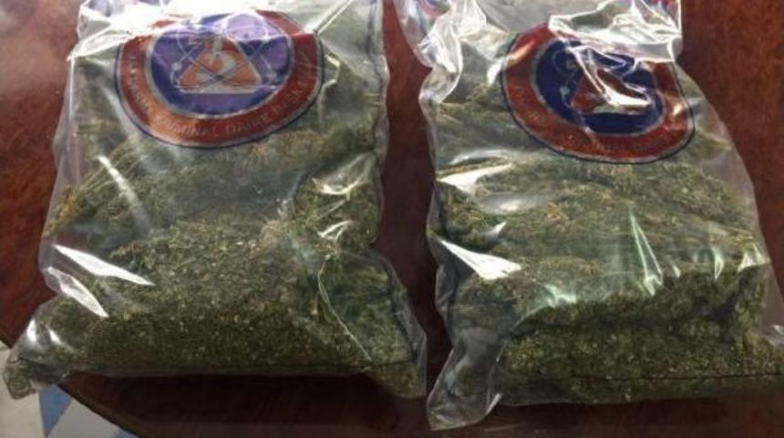 Kula'da Yolcu Otob&uuml;s&uuml;nde 1 Kilo 885 Gram Esrar, 1 Tutuklama