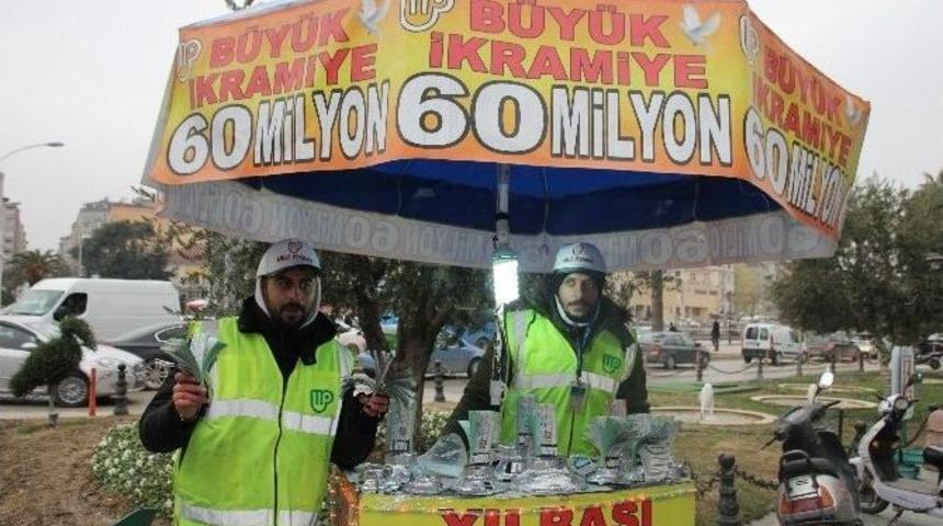 Seyyar Milli Piyango Bayilerinin Yoğun Mesaisi