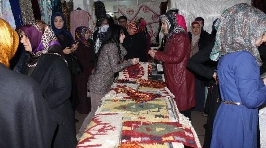 El Sanatları Ve Giyim Sergisi Gerçekleştirildi