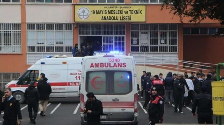 Liseliler Kavga Etti, Polis G&uuml;&ccedil;l&uuml;kle Ayırdı