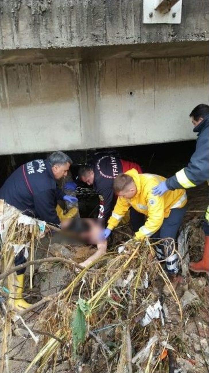 Mersin’de Sel 2 Can Aldı G5