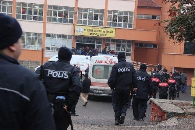 Gaziantep’te Liseli Öğrenciler Arasında Kavga: 1 Yaralı