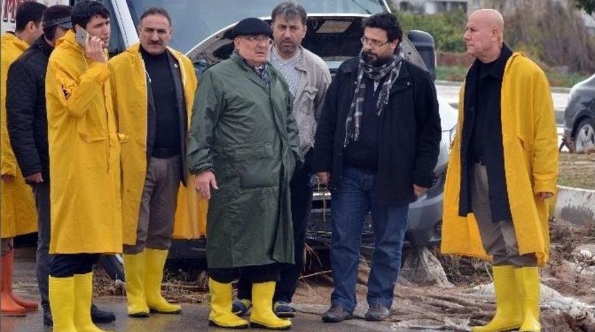 Mersin&rsquo;de Yaralar Sarılıyor