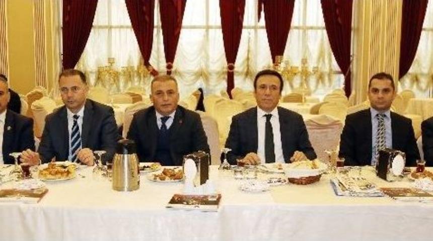 Başkan Gen&ccedil;, Muhtarlara &ldquo;milli Seferberliği&rdquo; Anlattı