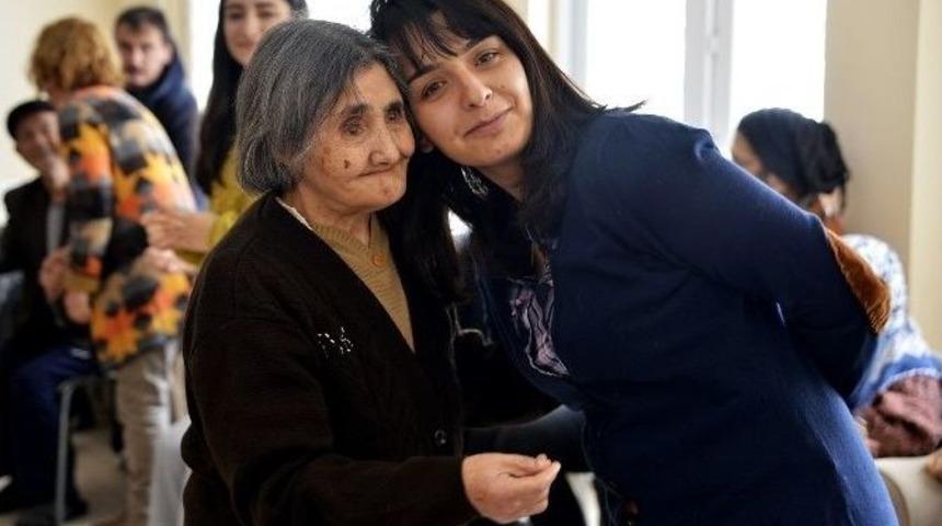 Gen&ccedil;lerden Vefa Dolu Yeni Yıl Kutlaması