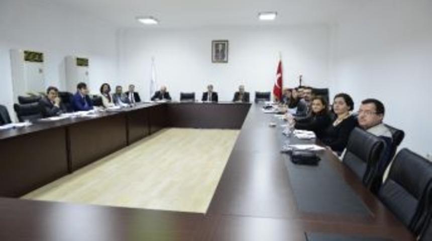 Be&uuml; Kalite Komisyonu Canlı Yayında &Ouml;ğrencilerin Sorularını Yanıtladı