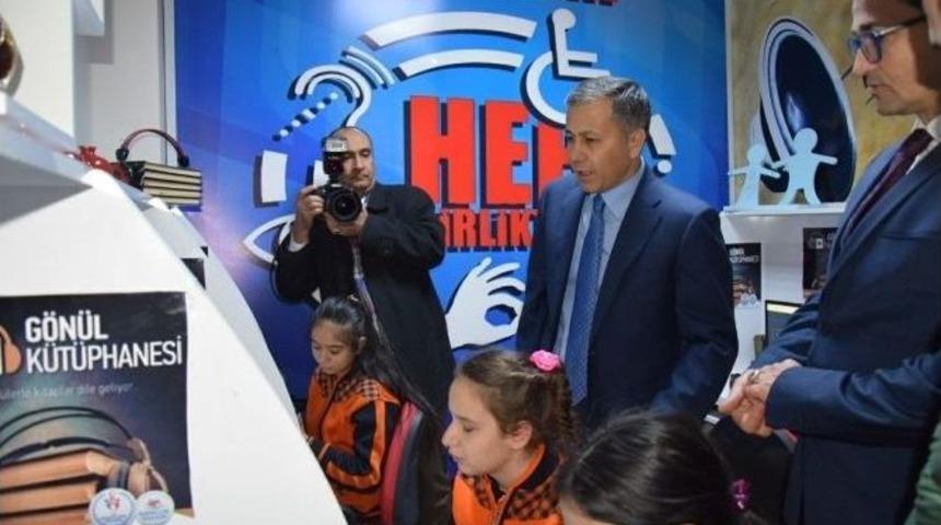 Projeler G&ouml;r&uuml;c&uuml;ye &Ccedil;ıktı