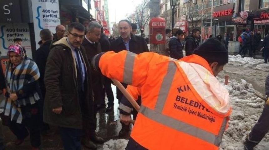Kırıkkale Belediyesi&rsquo;nde Kar Mesaisi