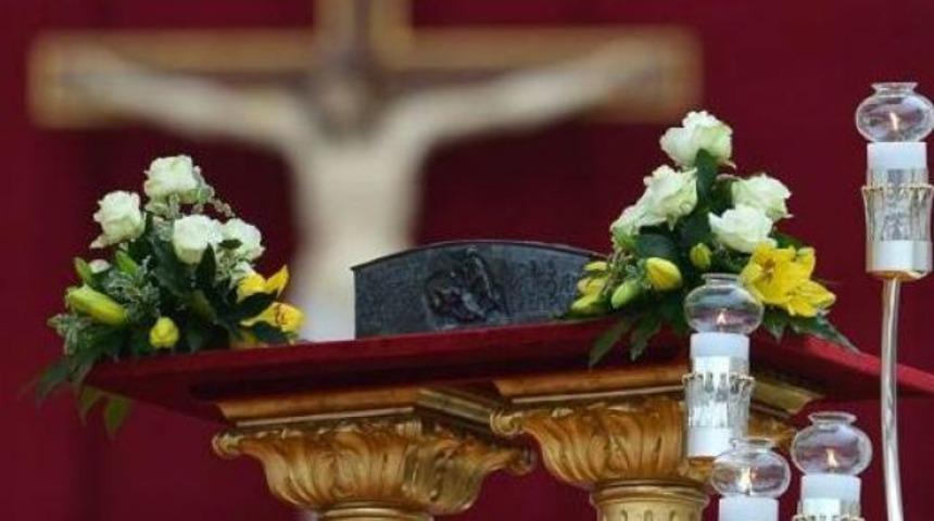 İlk Papa'nın kemikleri ilk kez g&uuml;n y&uuml;z&uuml;ne &ccedil;ıktı