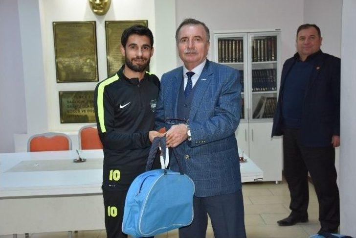 Büyükşehir Belediyesi’nden Malkara 14 Kasım Spor Kulübü Futbol Takımına Malzeme Desteği G1