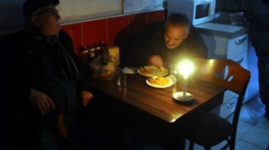 İstanbul'da B&uuml;y&uuml;k Elektrik Kesintisi