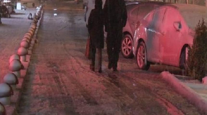 İstanbul'da Kar Yağışı Başladı