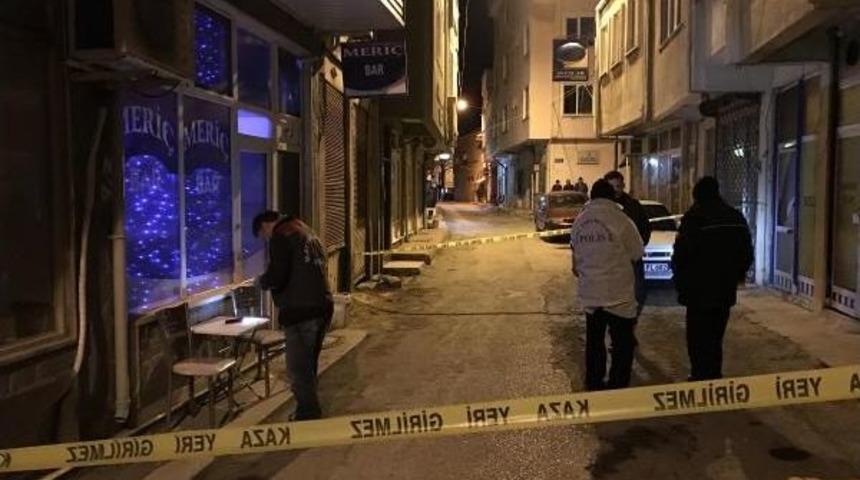 Keşan'da Alkoll&uuml; Mekan Işleten 2 Kardeşe Pompalı Saldırı: 1 &Ouml;l&uuml;, 1 Yaralı