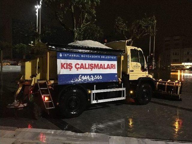 İstanbul’da Karla Karışık Yağmur Gece Boyunca Etkili Oldu