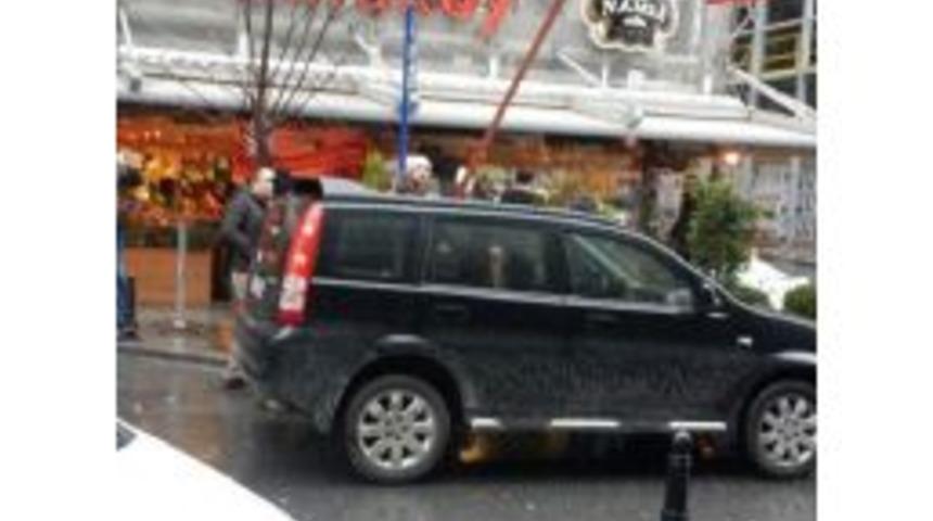 Fırtınadan U&ccedil;an Dev Profil Boru Araca Ok Gibi Saplandı