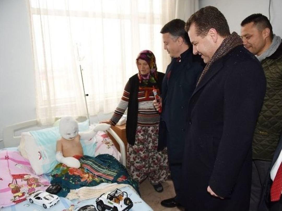 (&ouml;zel Haber) Yangında Yaralanan &Ccedil;ocuk İ&ccedil;in Seferber Oldular