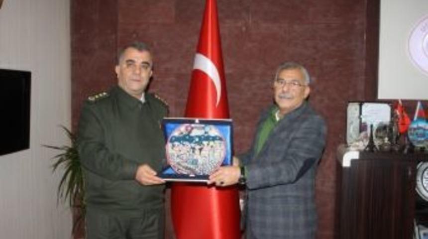 Alay Komutanı Ak&ccedil;a&rsquo;dan, Başkan Karaaslan&rsquo;a Veda Ziyareti