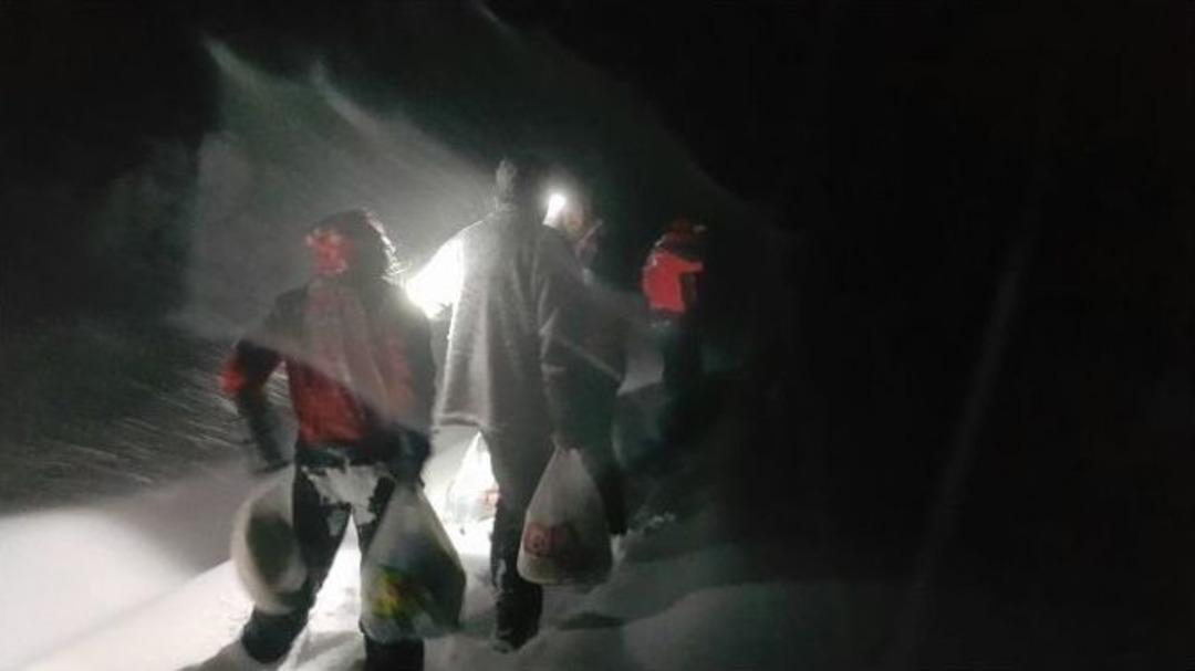 Karda Mahsur Kalan Adam İ&ccedil;in Eşi İnstagramdan Yardım İstedi, Nak Ekibi İmdada Yetişti