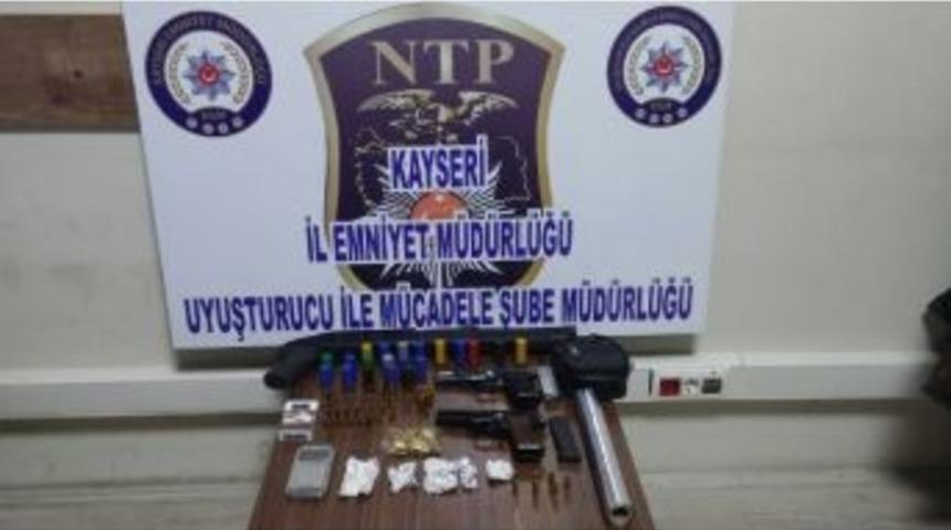 Kayseri&rsquo;de Uyuşturucu Operasyonu: 9 G&ouml;zaltı