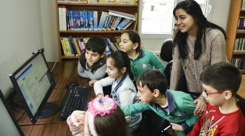 Maltepe&rsquo;de Eğitim Evlerine Yeni Bilgisayarlar Kazandırıldı