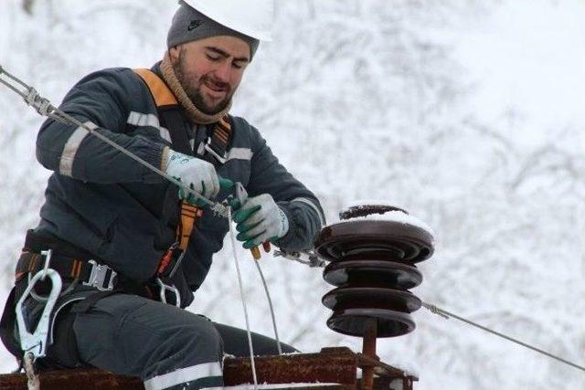 Sedaş Ekiplerinden Kar Mesaisinde Başarılı Mücadele