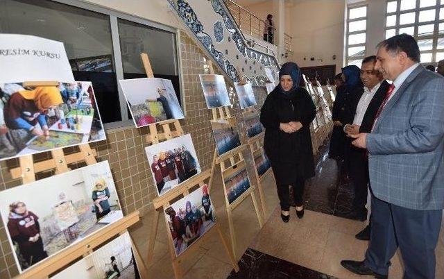 Ahlat’ta Proje Faaliyetleri Fotoğraf Sergisi Açıldı