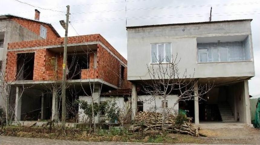 Bu Evler Rize&rsquo;dekilere Taş &Ccedil;ıkartır
