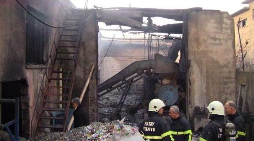 İskenderun&rsquo;Da Geri D&ouml;n&uuml;ş&uuml;m Tesisi Yandı