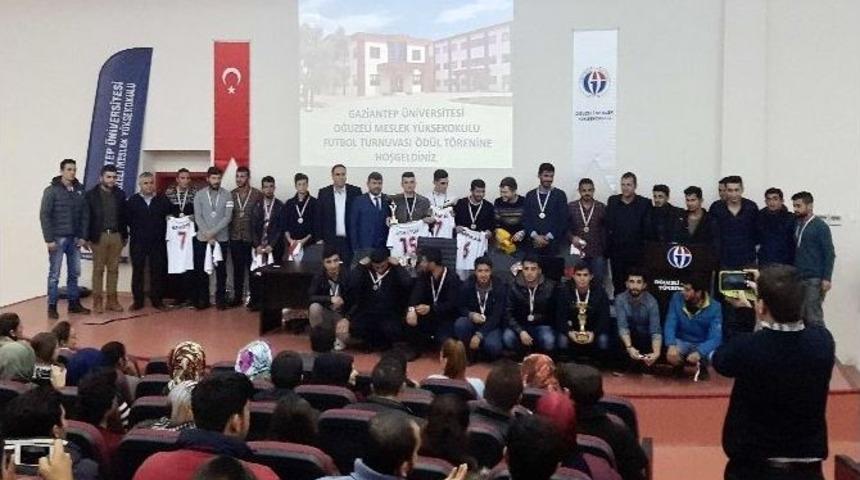 Oğuzeli Myo&rsquo;da Geleneksek Futbol Turnuvası D&uuml;zenlendi