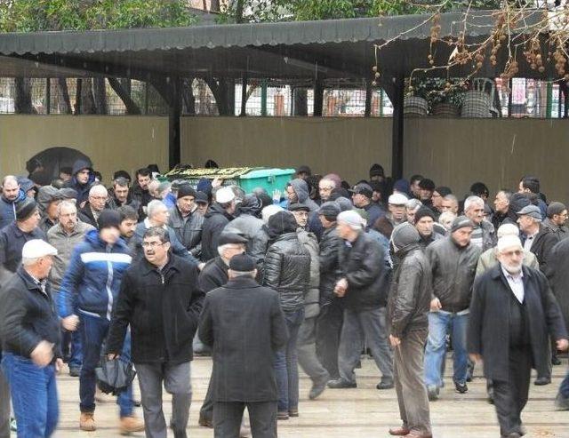 (özel Haber) Cenaze Namazı Sırasında Akıllara Durgunluk Veren Olay