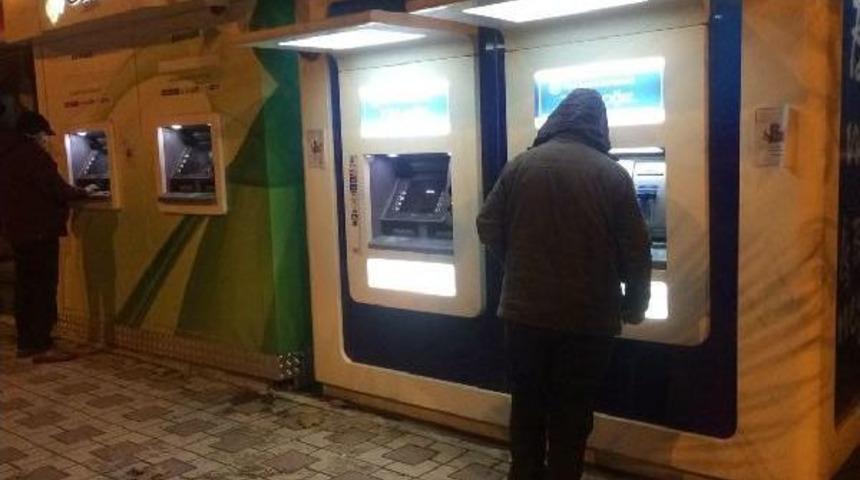 Atm'lere Yılbaşı Kutlamalarına Hayır Afişine G&ouml;zaltı
