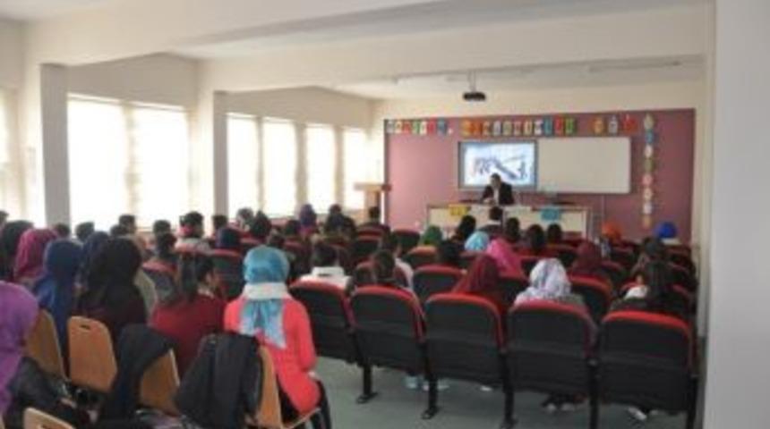 Kariyer G&uuml;nleri Programında Kaymakamlık Mesleğini Anlattı