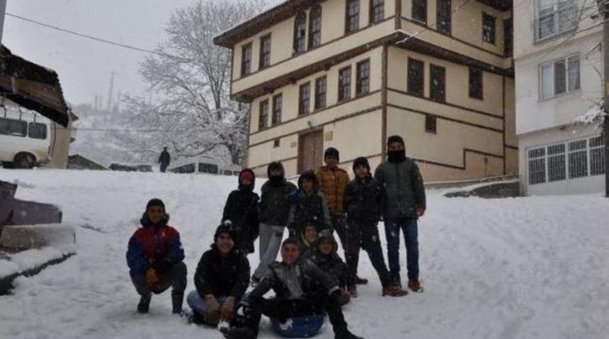 &Ccedil;ocukların Kızak Keyfi