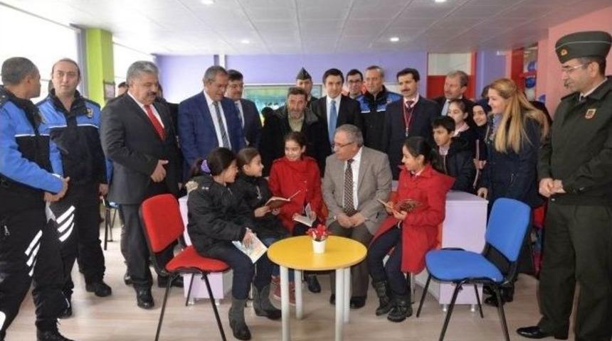 Şehit Polis Memuru Ahmet Demir&rsquo;in Adının Verildiği K&uuml;t&uuml;phane T&ouml;renle Hizmete A&ccedil;ıldı