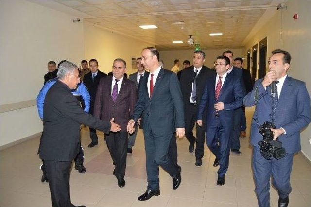 Vali Erin Yaralı Polis Memuruyla Bir Araya Geldi 1