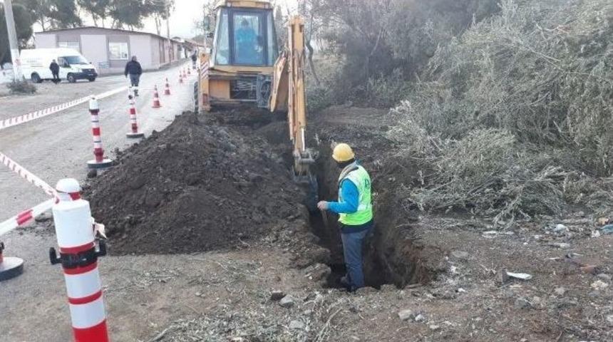 &Ccedil;ınaroba&rsquo;ya Ek Kanalizasyon Hattı Yapılıyor