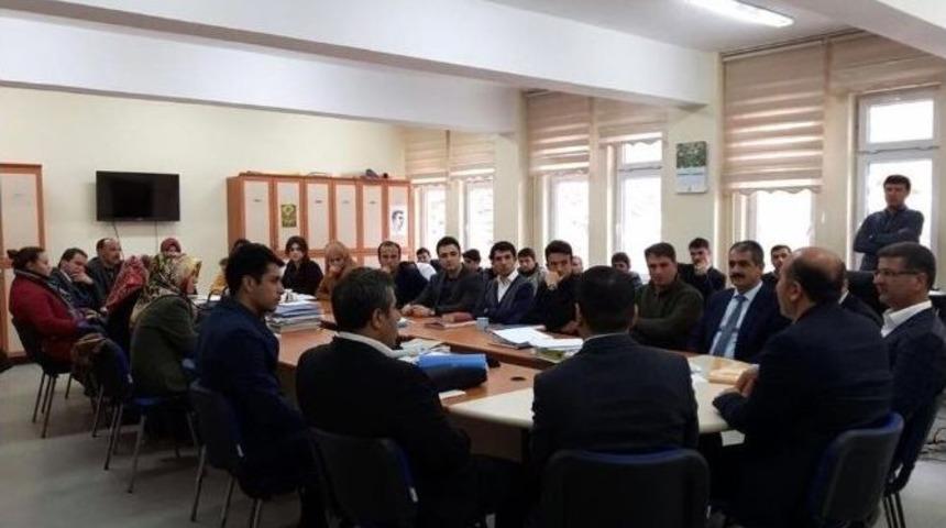 Eğitim Bir-sen &Uuml;yeleri Sincik İl&ccedil;esinde İncelemelerde Bulundu