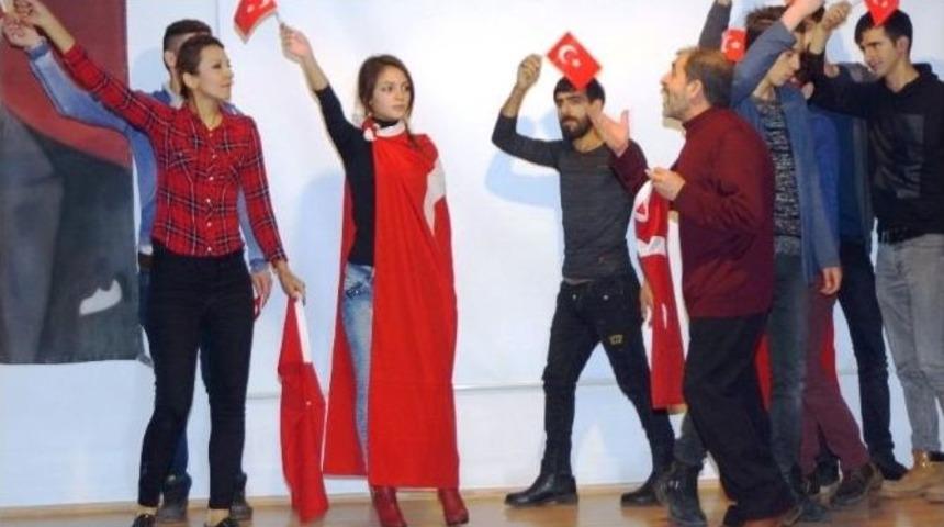 15 Temmuz&rsquo;u Anlatan Tiyatro İlgiyle İzlendi