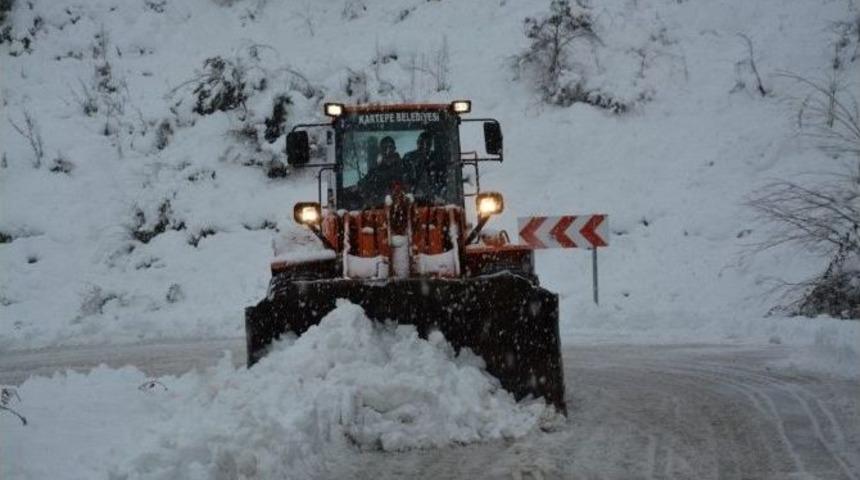 Kartepe’de Karla Mücadele Çalışmaları Sürüyor