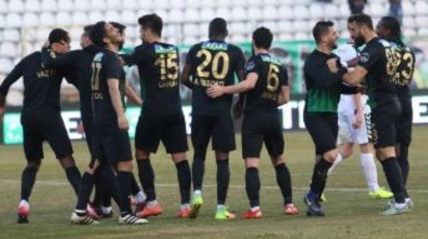 Akhisar Belediyespor&rsquo;da Y&ouml;netim Ve Teknik Heyet Masaya Oturdu