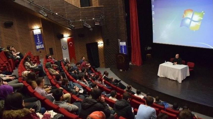 D&uuml;zce &Uuml;niversitesinde &lsquo;kariyer G&uuml;n&uuml;&rsquo; Etkinliği D&uuml;zenlendi