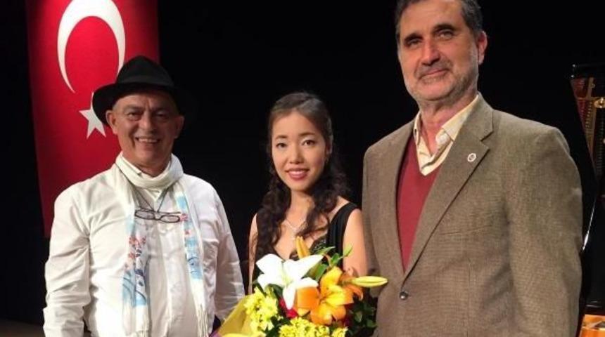 Japon Piyanist, Bodrum'da 'dostluk' I&ccedil;in Sahne Aldı