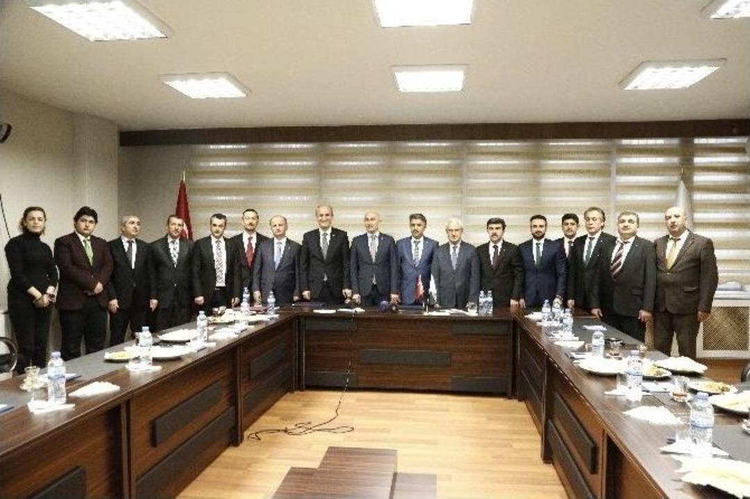 &Uuml;niversitelerin Bilgi Birikimi Sanayi Ve Şehir K&uuml;lt&uuml;r&uuml;yle Buluşuyor