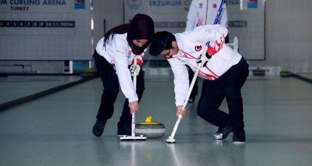 Curling Milli Takımı Tarihe Geçmek İstiyor