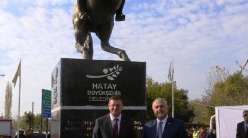 D&ouml;rtyol'da Heykel Tartışması