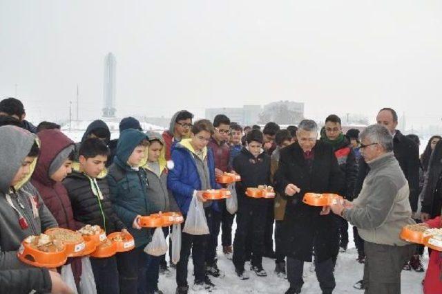 Iğdır Valisi, Kuşlar Için Doğaya Yem Bıraktı