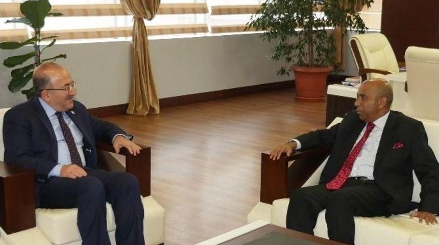 Başkan G&uuml;mr&uuml;k&ccedil;&uuml;oğlu, Sri Lanka&rsquo;nın Ankara B&uuml;y&uuml;kel&ccedil;isi Amza&rsquo;yı Makamında Kabul Etti