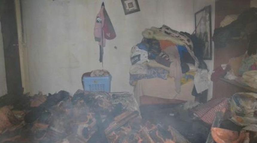 Ev Yangını Bitişikteki Ahıra Sıçrayınca 2 Koyun Telef Oldu